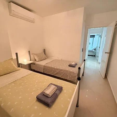 Sa Apartments! Beachfront With Sea View & Pool Apartman *