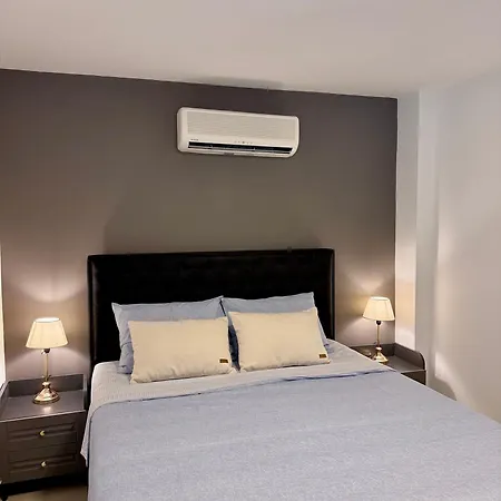 Apartman Sa Apartments! Beachfront With Sea View & Pool *