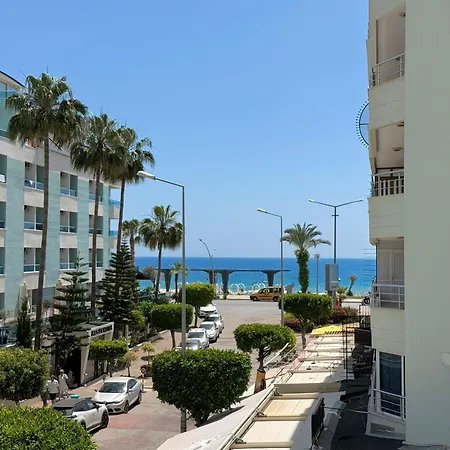 Sa Apartments! Beachfront With Sea View & Pool 아파트