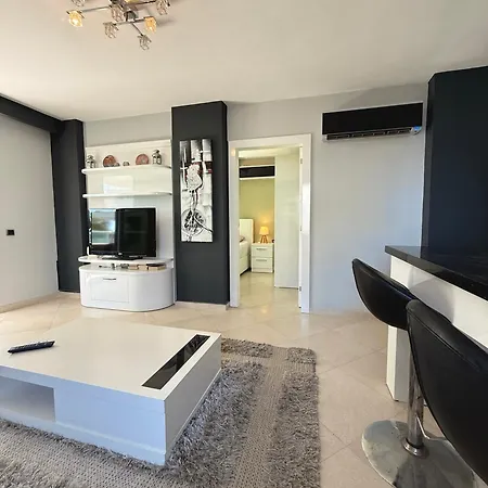 아파트 Sa Apartments! Beachfront With Sea View & Pool *