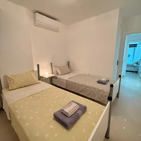 Sa Apartments! Beachfront With Sea View & Pool 아파트 알란야