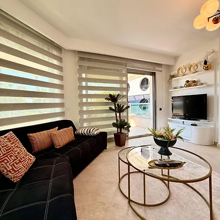 Sa Apartments! Beachfront With Sea View & Pool 알란야